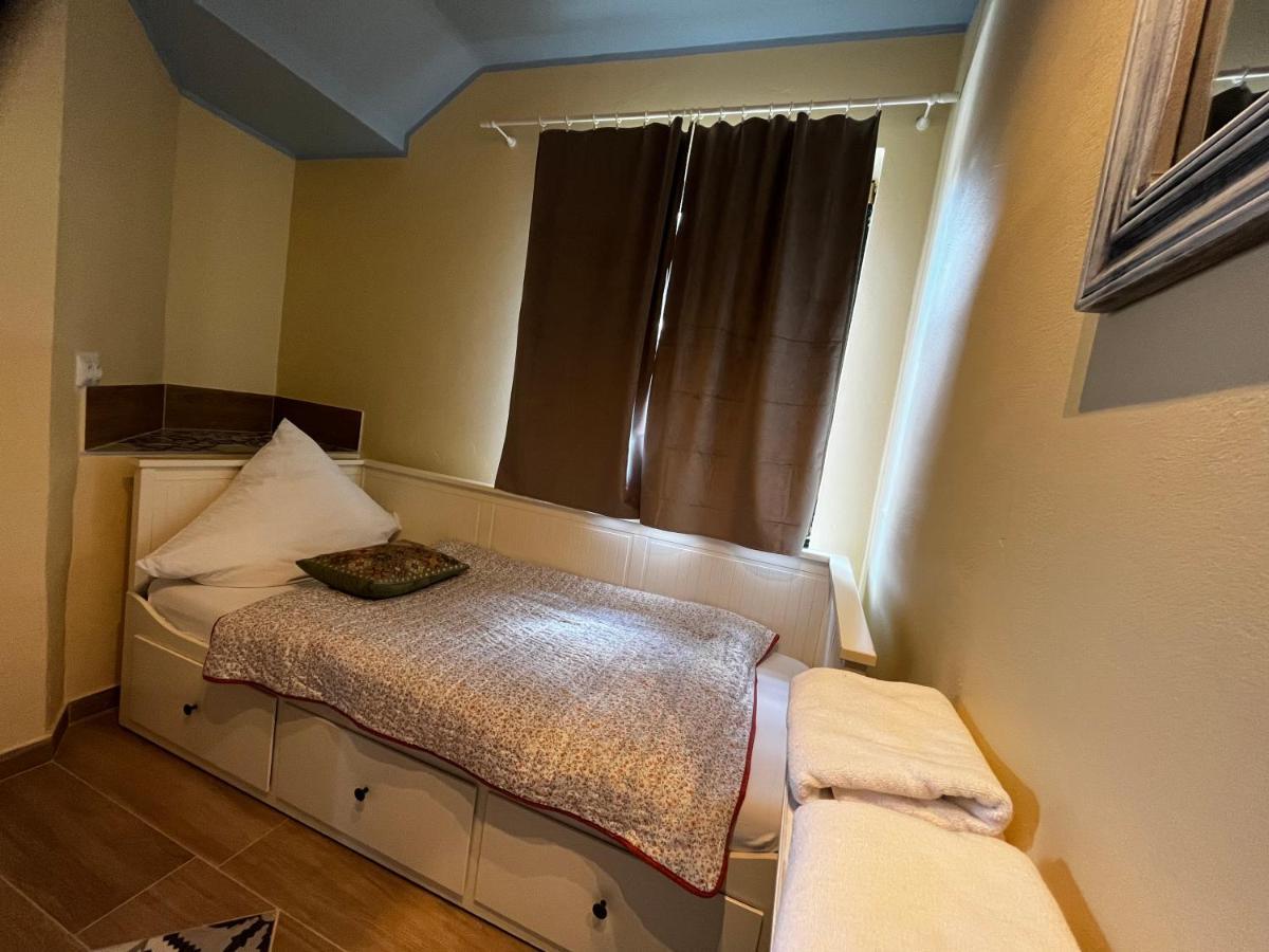 Hotel Gosciniec Stara Kuznia à Debska Kuznia Extérieur photo