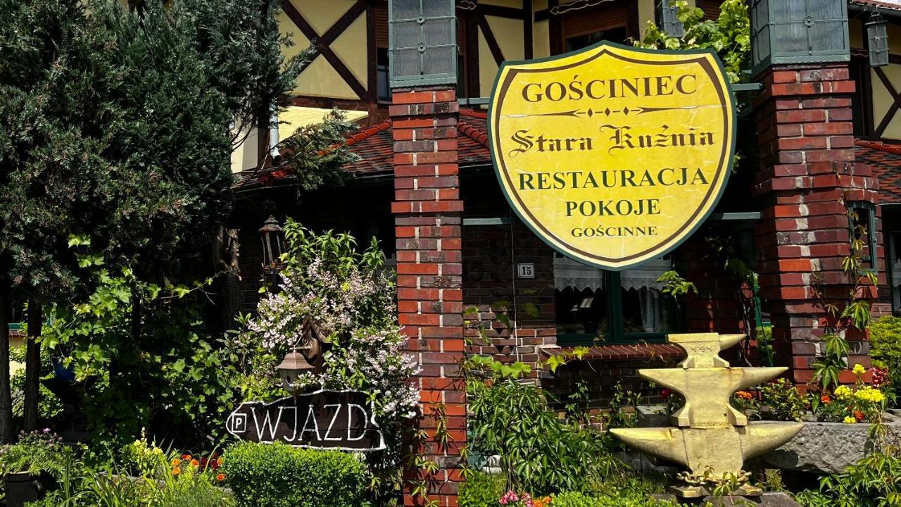 Hotel Gosciniec Stara Kuznia à Debska Kuznia Extérieur photo