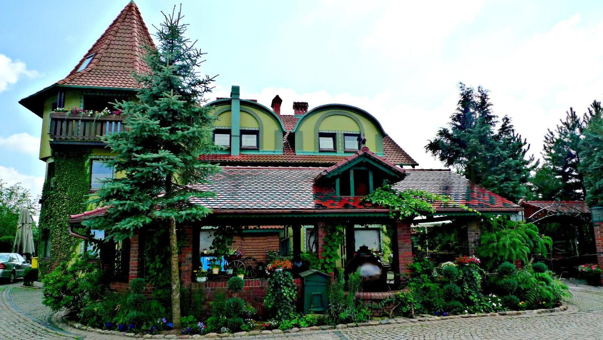 Hotel Gosciniec Stara Kuznia à Debska Kuznia Extérieur photo